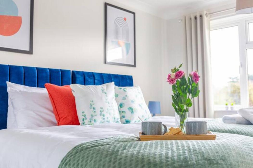 Trendy Sea View 2 Bedroom Sleeps 6 - Free Parking Bournemouth Exterior foto